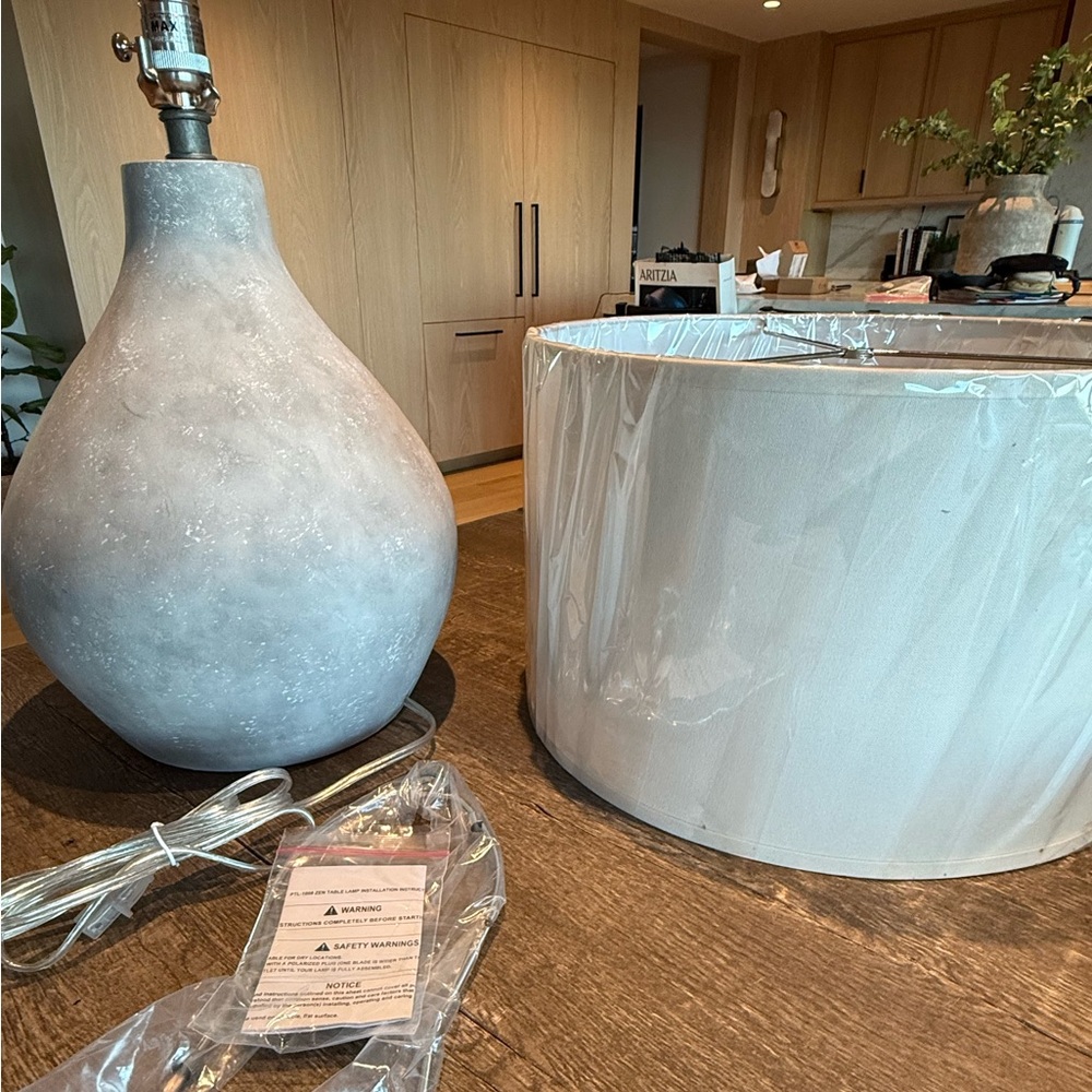 Cassius Table Lamp with off-white linen Shade